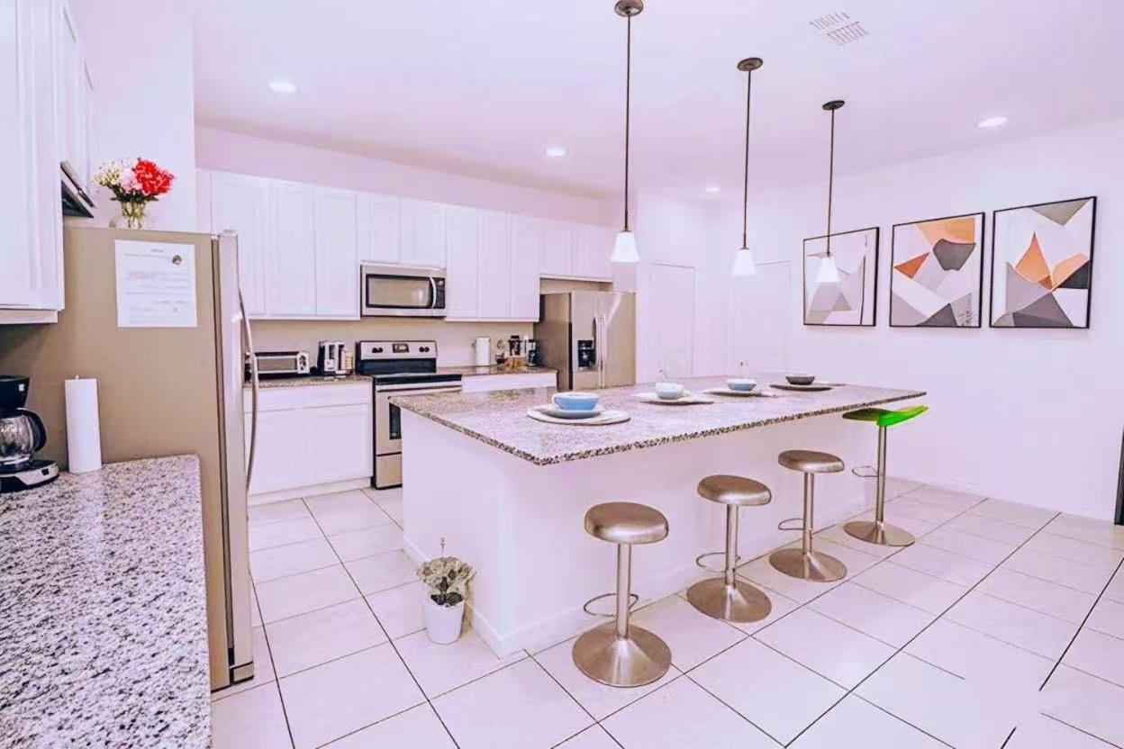 Family Retreat - Double Rms Or King Rms Shared Bath - Luxury Club-Pool Spa-Near Disney Parks With Wifi Davenport Exterior photo
